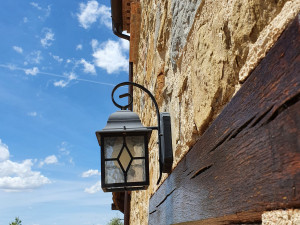 16. dettaglio lampada alpha e cielo